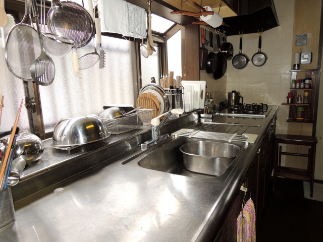 キッチンに不具合と思う事例が発生した際は、キッチンリフォームをご検討ください。